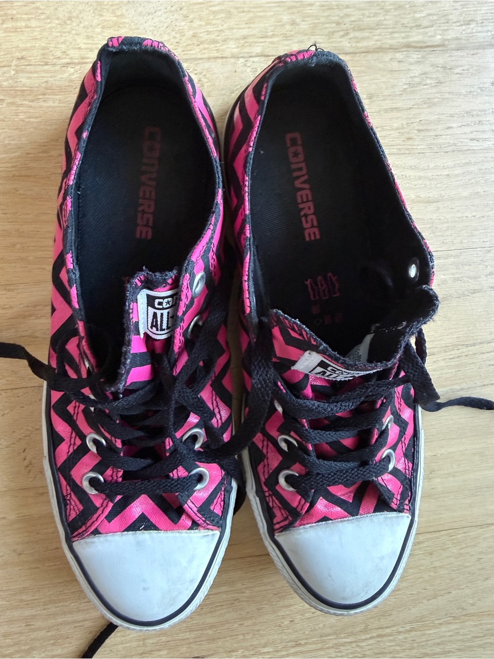 Converse Black Sneakers with Pink Zigzag Accent - Picture 4 of 5